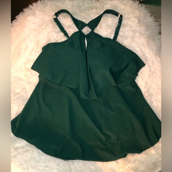 🌴💚Gorgeous Green Tie Front  Bikini Halter Top and shorts bottom set size 3X💚🌴 - Picture 2 of 16